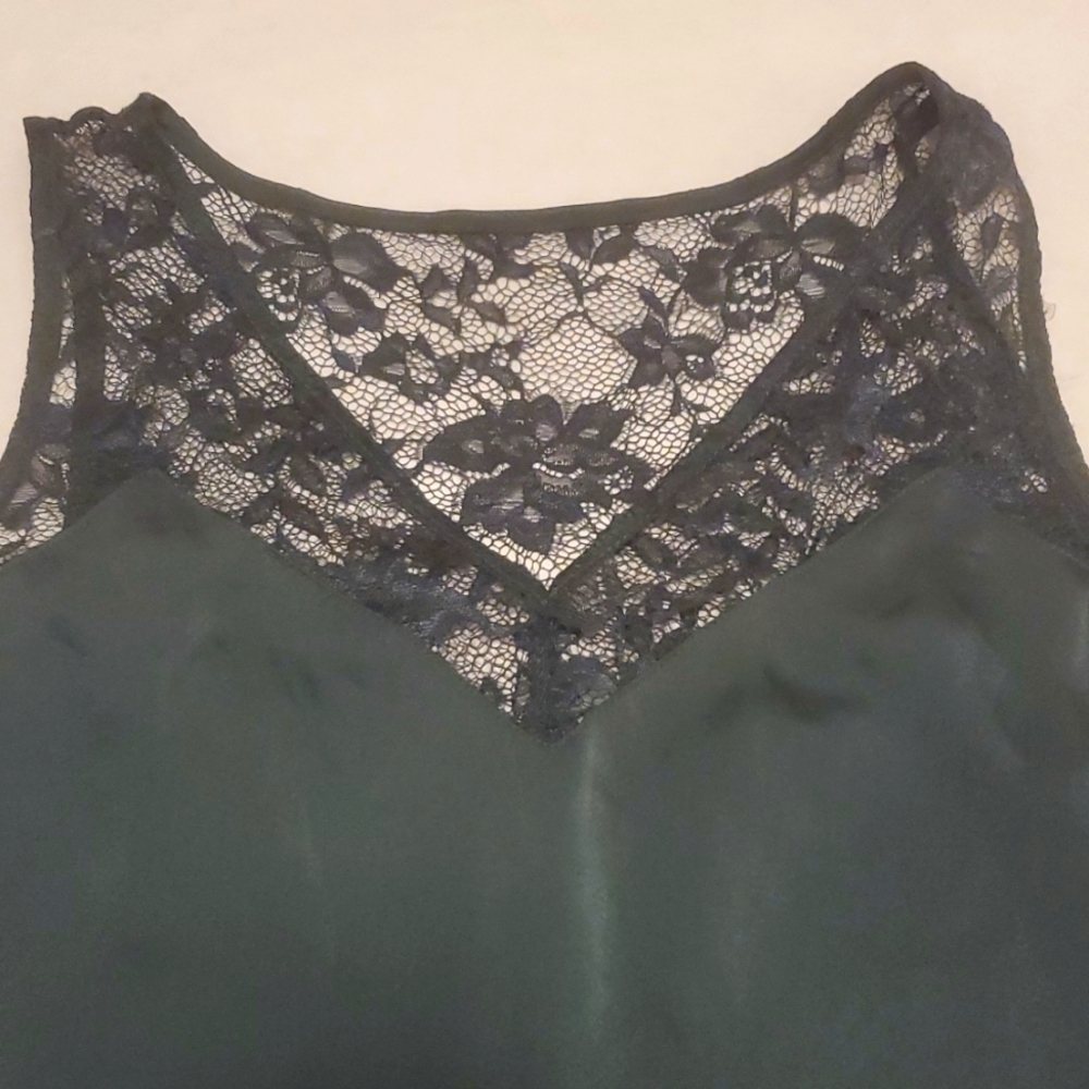Torrid 1x Green lace blouse sleeveless